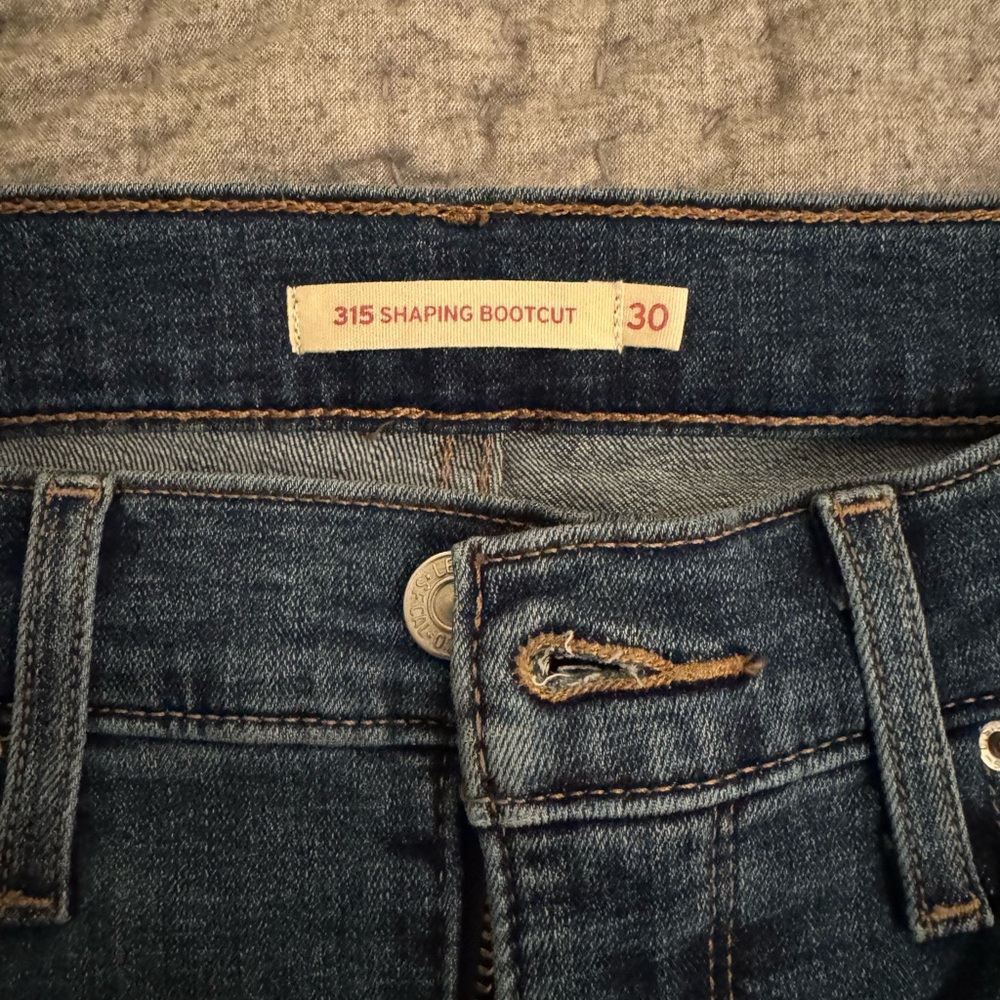 Shaping Bootcut Levi Jeans